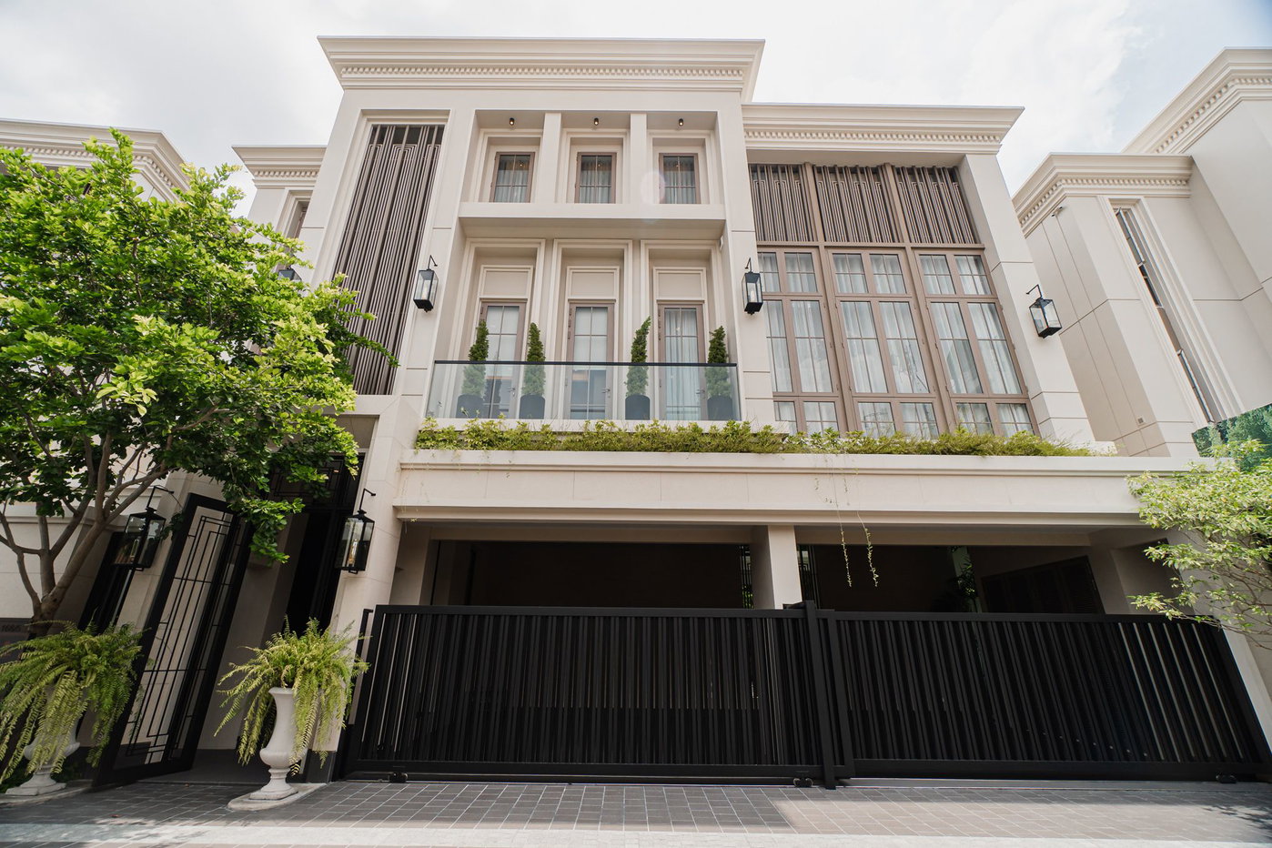 picture Lavier Rama III Unit Fully 4 bedrooms, for sale - 1/14
