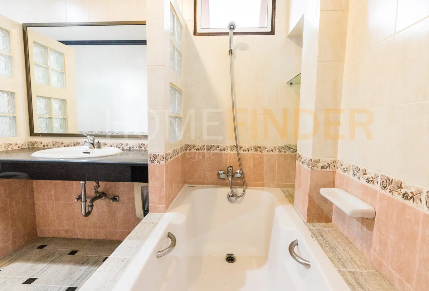 picture House Ekamai 10 4 bedrooms, for rent - 14/16