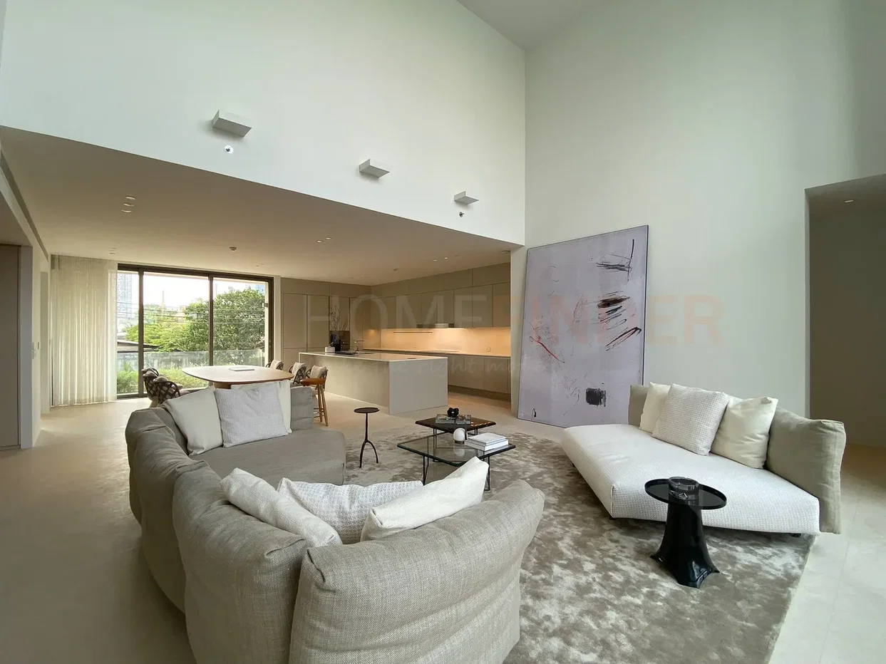 รูป A luxurious modern minimalist-style 4 bedrooms, for sale - รูปที่ 4/30