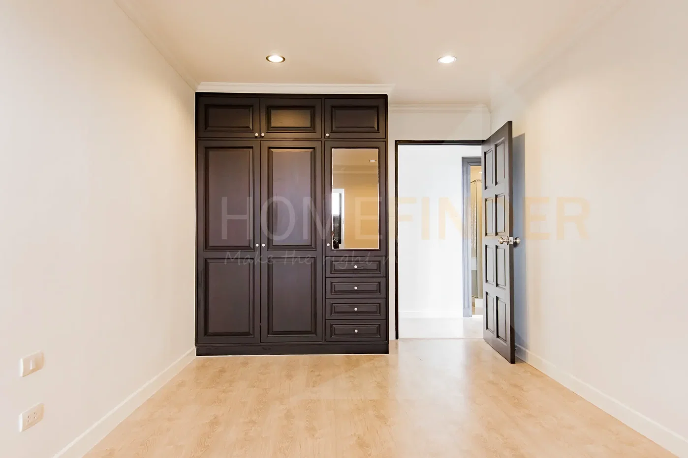 picture Lake Green 2 bedrooms, for rent - 7/13