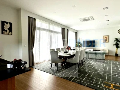 Houses for sale Bangkok-Chon Buri Motorway : VIVE Rama 9 3 bedrooms, for sale