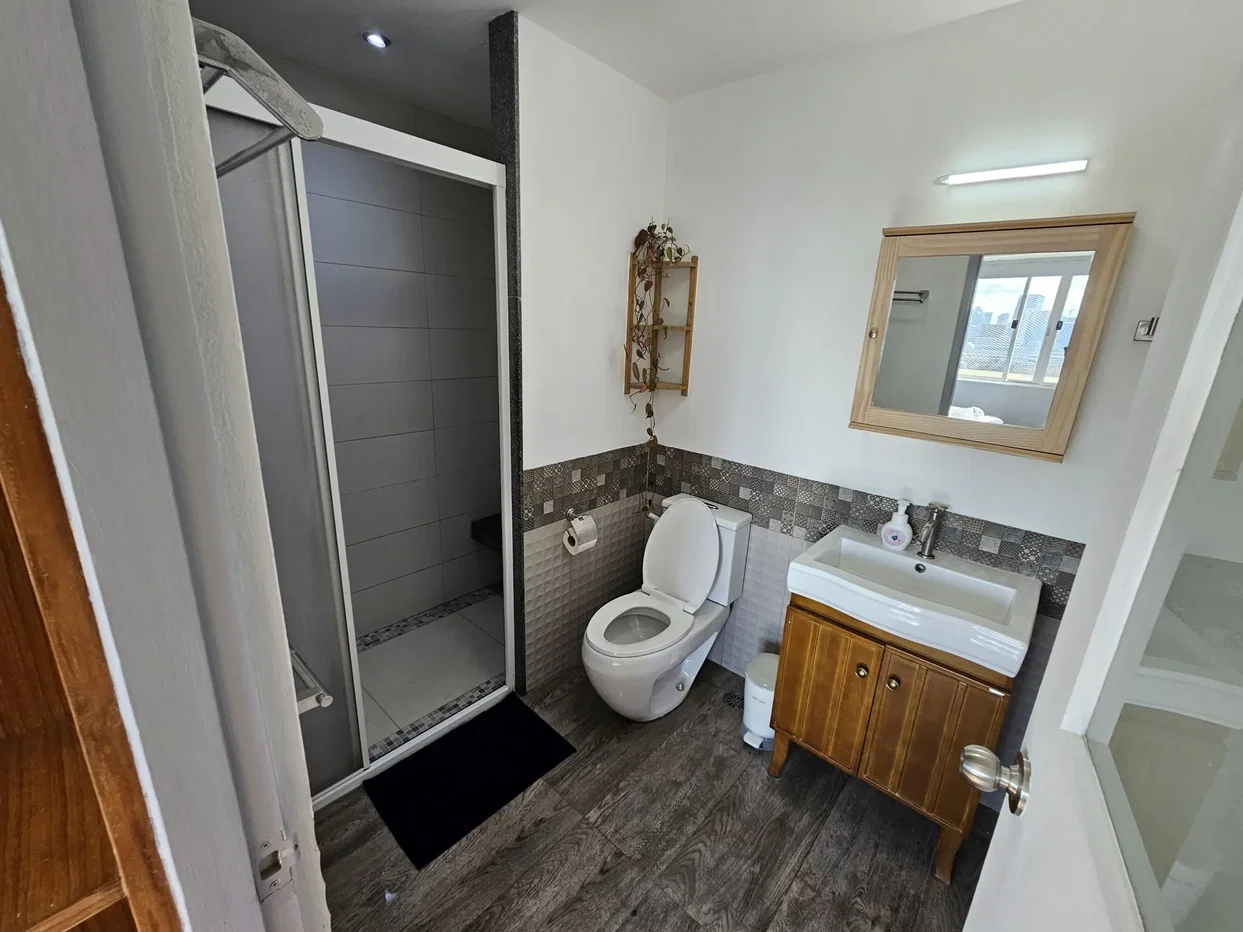 picture Monterey Place Condo 2 bedrooms, for rent - 10/10