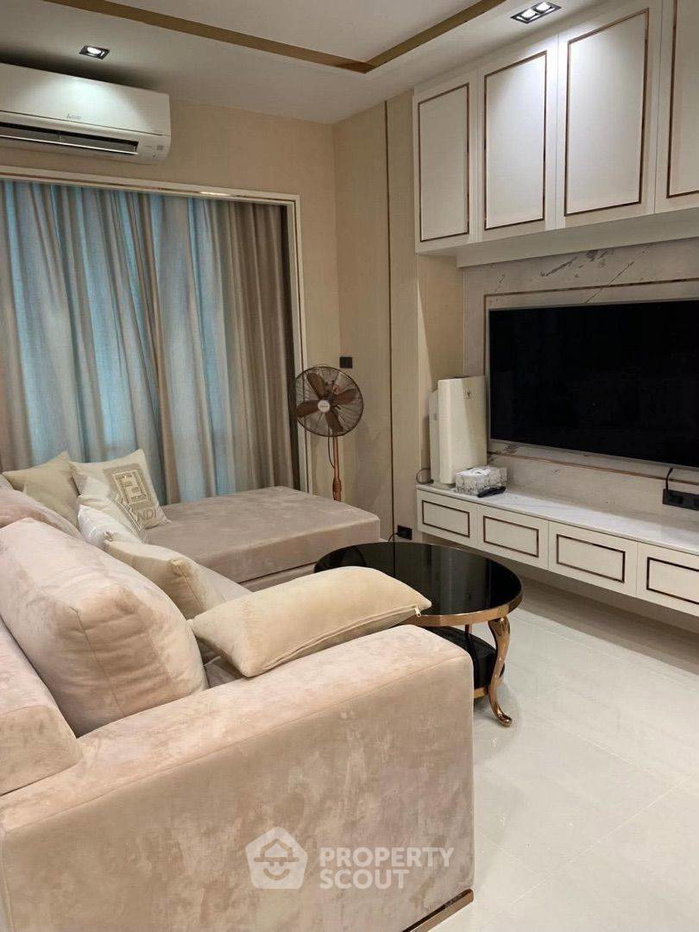 picture 100m To BTS Sala Daeng | 17th-Floor 2-BR Silom Terrace Condominium (ID 3257859) - 2/5