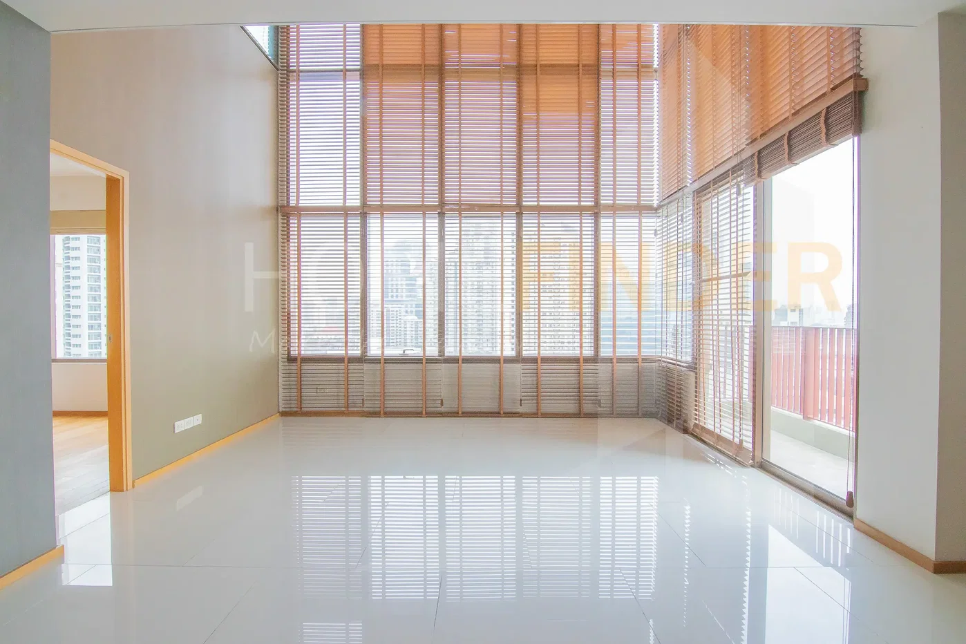 รูป The Emporio Place 2 bedrooms, for sale - รูปที่ 4/11