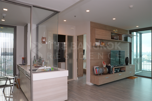 The Room BTS Wongwianyai Best Location Condo for City Dwellers near BTS Wongwian Yai