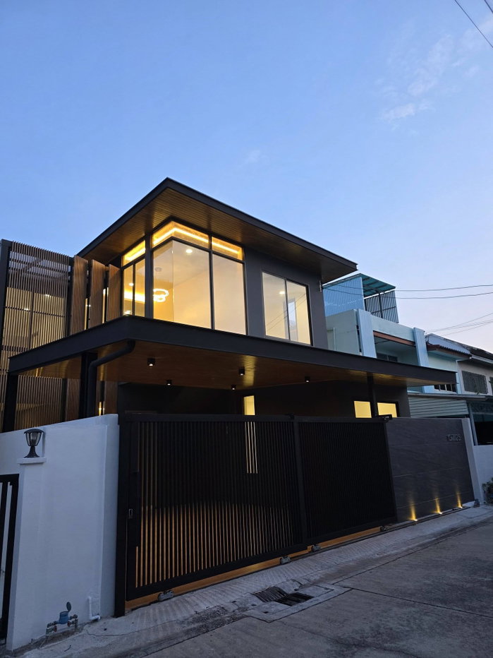 รูป Pool Villa in Bang Chak 3 bedrooms, for sale - รูปที่ 1/18