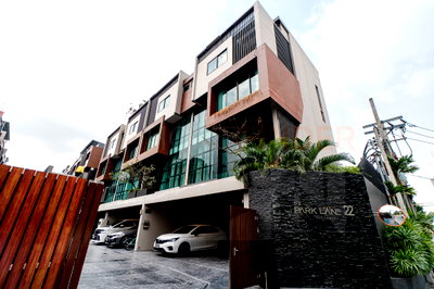 Townhouses for rent J Avenue Thonglor : The Park Lane 22 Residence 3 bedrooms, for rent
