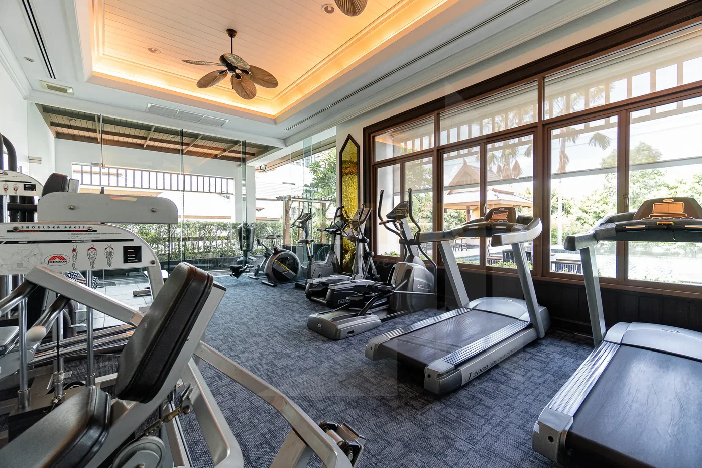 รูป L&H Villa Sathorn - Beautiful 4 Bedroom house and swimming pool Sathorn, Bangkok 4 bedrooms, for rent - รูปที่ 17/19
