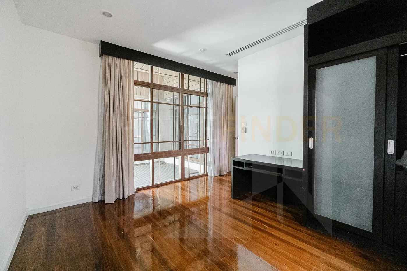 รูป Baan Sansiri Sukhumvit 67 - 4 bedroom House with swimming pool in Sukhumvit, Bangkok 4 bedrooms, for sale - รูปที่ 11/16
