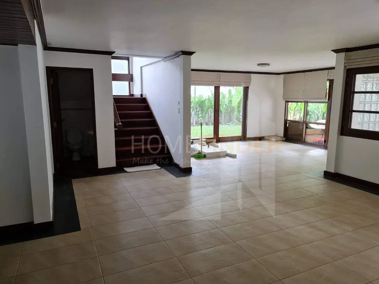 รูป House in Ekkamai Soi 4 3 bedrooms, for rent - รูปที่ 2/7