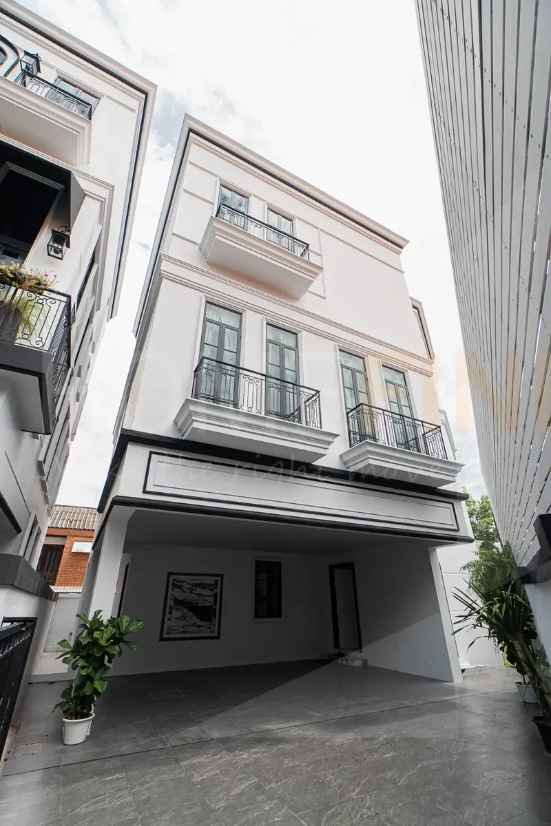 ขายบ้านเดี่ยว : Maison Blanche Sukhumvit 67 4 bedrooms, for sale