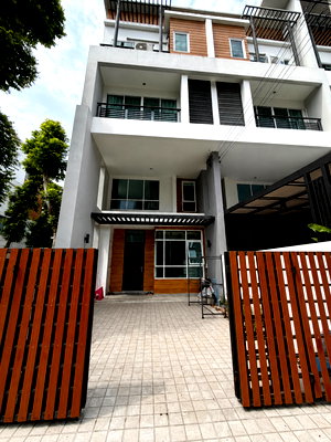 Townhouses for rent วิทยาลัยเทคนิคดอนเมือง : Townhome For Rent : Sereno Chaengwattana 14 | Near Government Complex Chaeng Watthana
