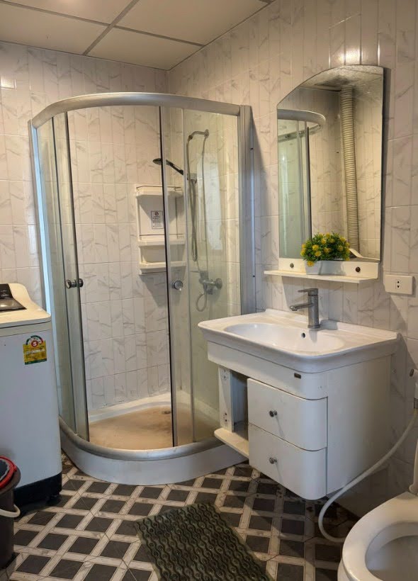 picture Liberty park 2 2 bedrooms, for sale - 6/9