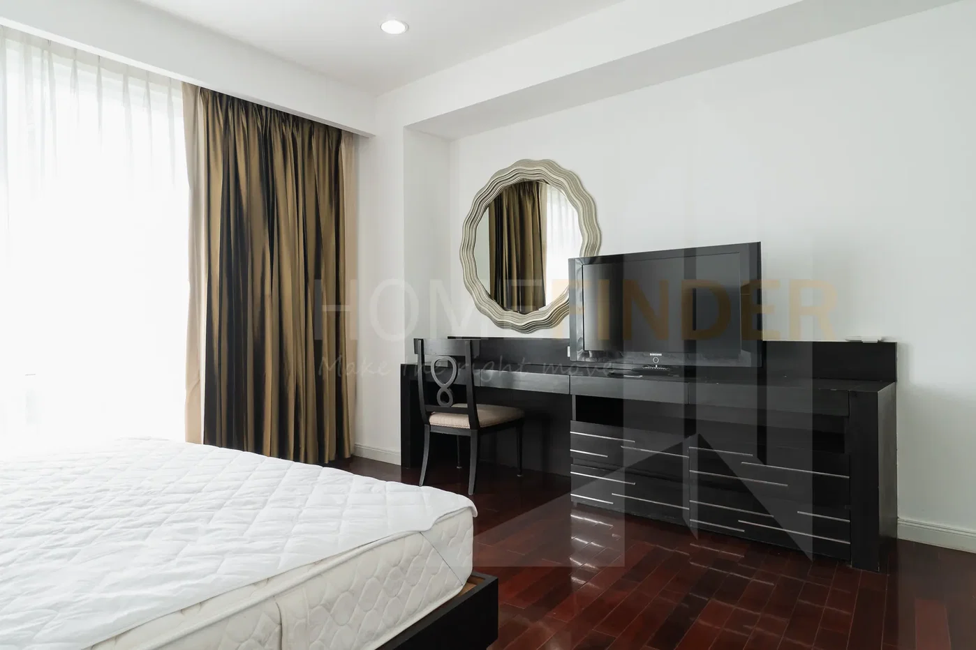 รูป Baan Rajprasong condominium 3 bedrooms, for rent - รูปที่ 15/23