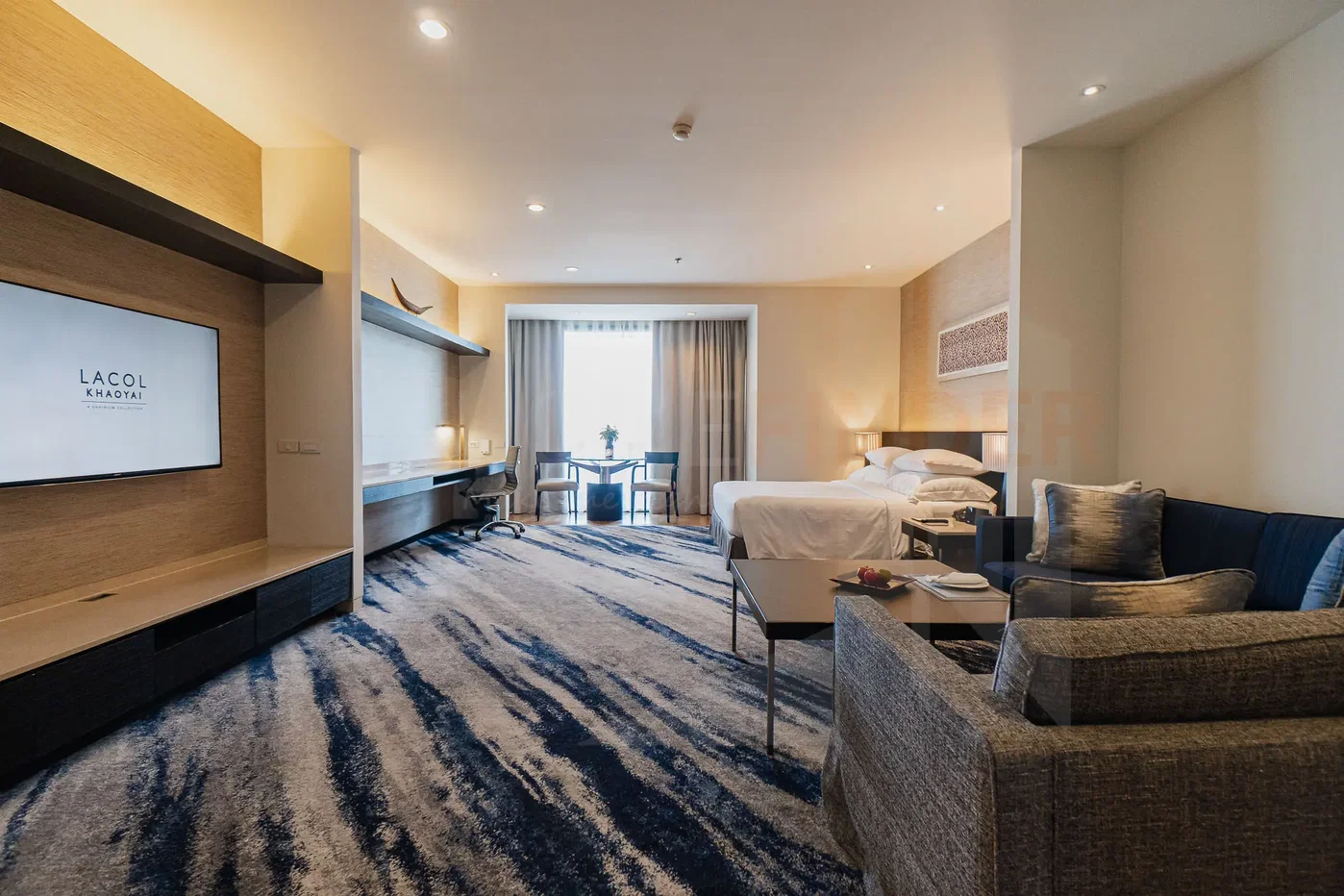 picture Emporium Suites by Chatrium 1 bedroom, for rent - 1/9