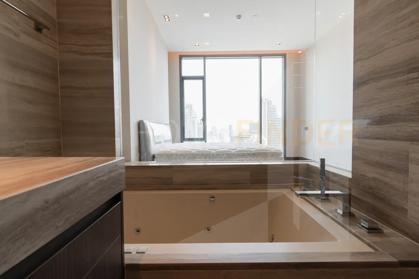 picture Q 1 Sukhumvit 2 bedrooms, for rent - 10/10