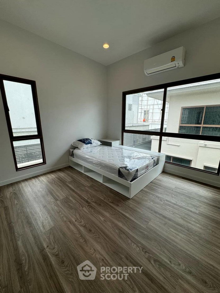รูป บ้าน 4-ห้องนอน ใน หัวหมาก (ID 3257229) - รูปที่ 13/17