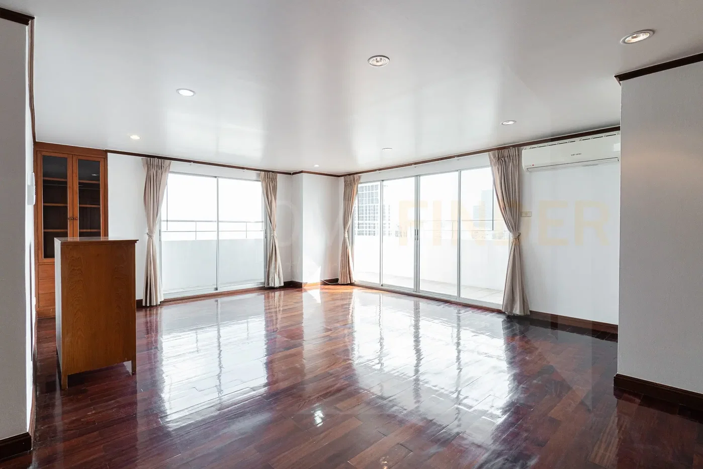 picture Regent on the Park 2 3 bedrooms, for rent - 8/10