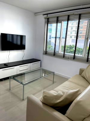 คอนโดให้เช่า : 1 ห้องนอน | 1 ห้องน้ำ | BTS Thong Lo | 49 ตร.ม. | 24,000 บาท/เดือน | ชั้น 4 — Condo One Thonglor กรุงเทพฯ