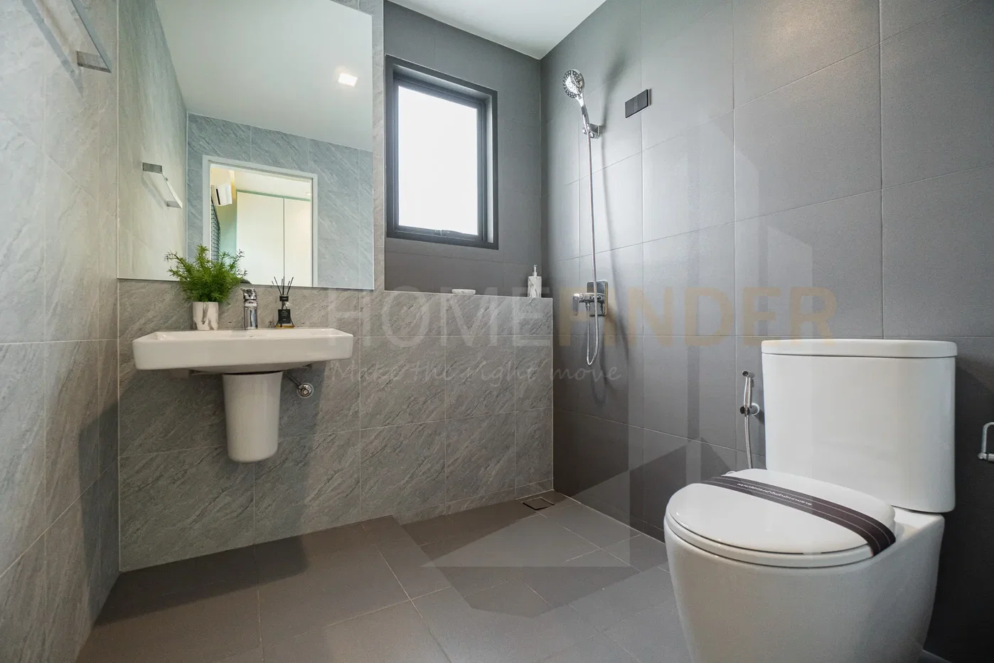 picture Venue ID Motorway-Rama 9 4 bedrooms, for sale - 10/10