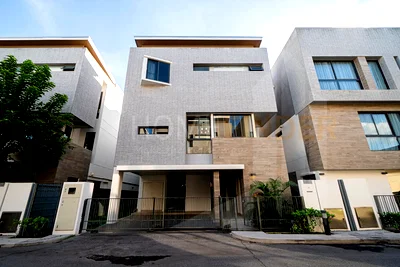 เช่าบ้านเดี่ยว สถานเอกอัครราชทูตเกาหลี  : Parc Priva 4 bedrooms, for rent