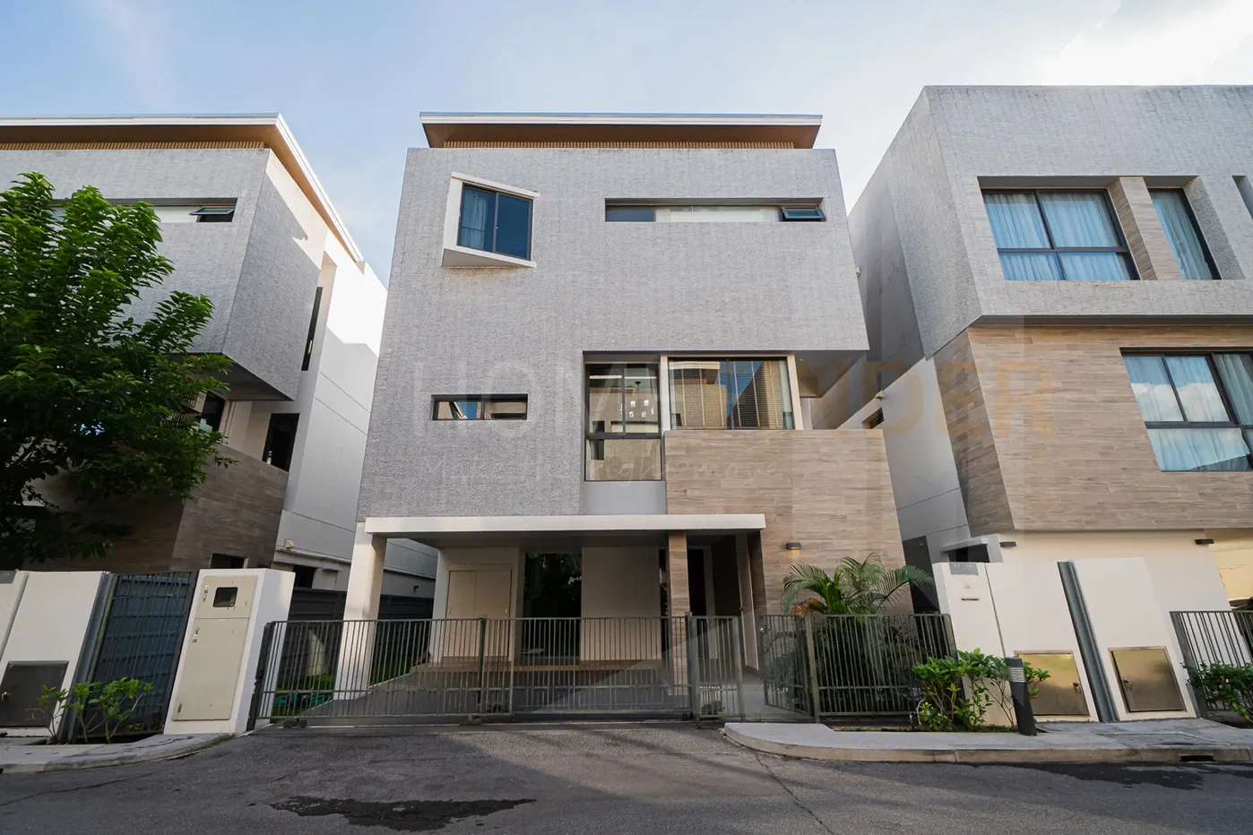 picture Parc Priva 4 bedrooms, for rent - 1/10