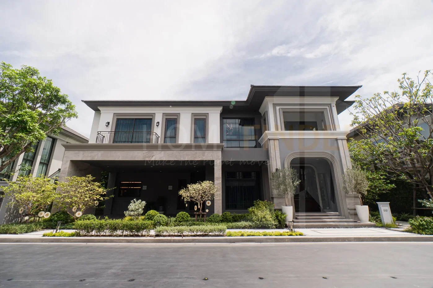 picture Grand Bangkok Boulevard State Bangna 4 bedrooms, for sale - 1/10