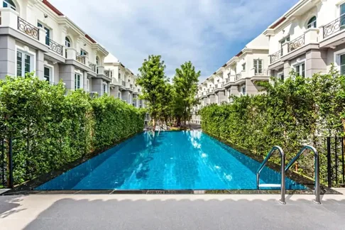 Townhome in Asoke 3 bedrooms, for rent