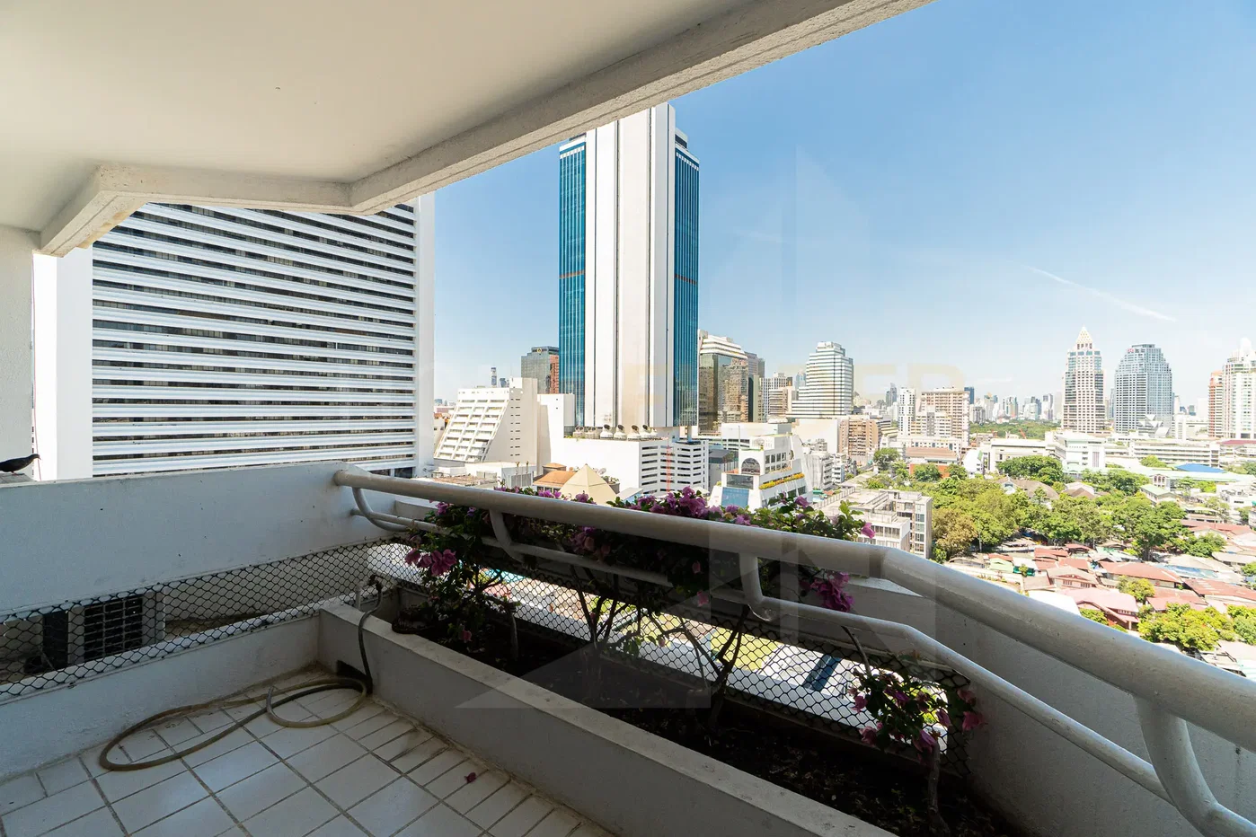 รูป Trinity Complex 3 bedrooms, for rent - รูปที่ 11/13