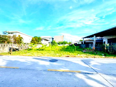 Land for rent : 			Near VBAC Ramintra 500 m. Police Air Wing Market 650 m.MRT Ramintra Km. 4. Land for rent at Maiyalap          