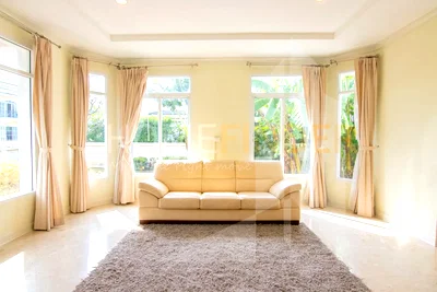 Houses for rent Bangkok : Golden Nakara House 3 bedrooms, for rent