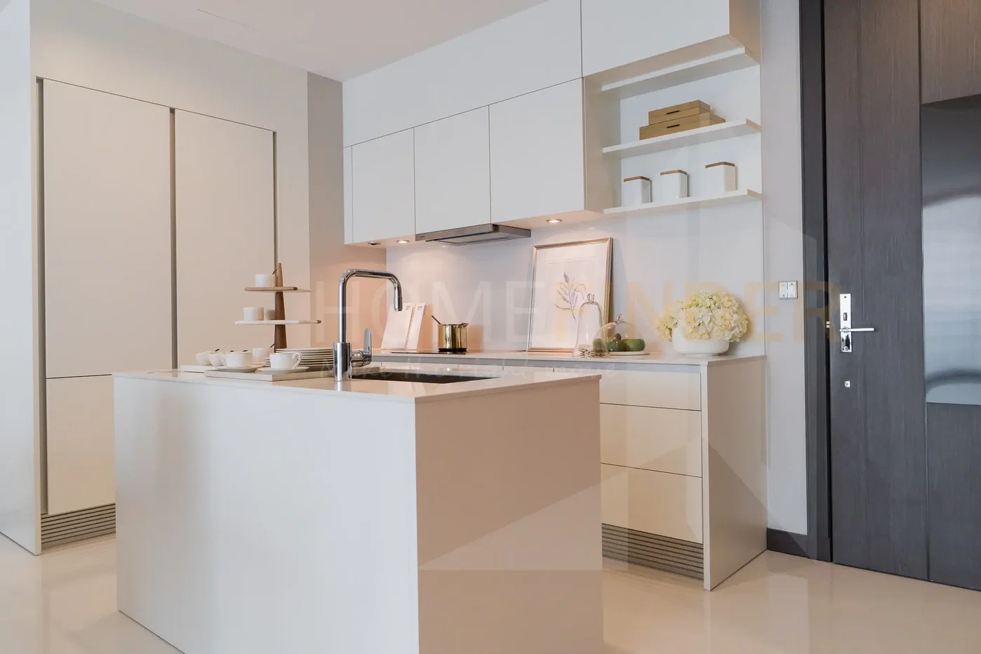 picture Q 1 Sukhumvit 3 bedrooms, for rent - 16/26