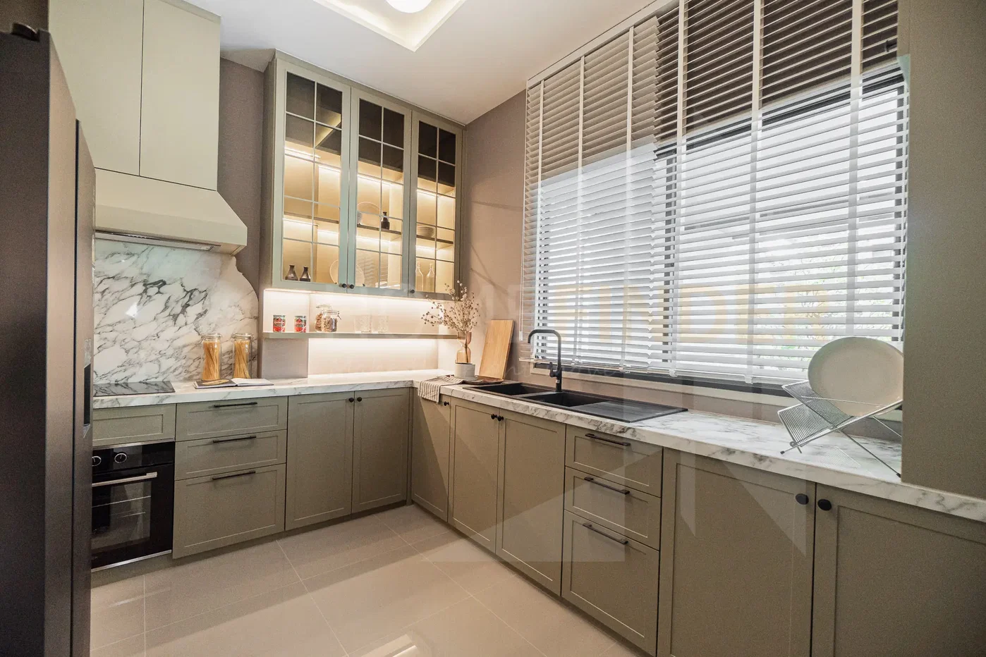 picture Grand Bangkok Boulevard Krungthepkreetha 4 bedrooms, for sale - 4/10