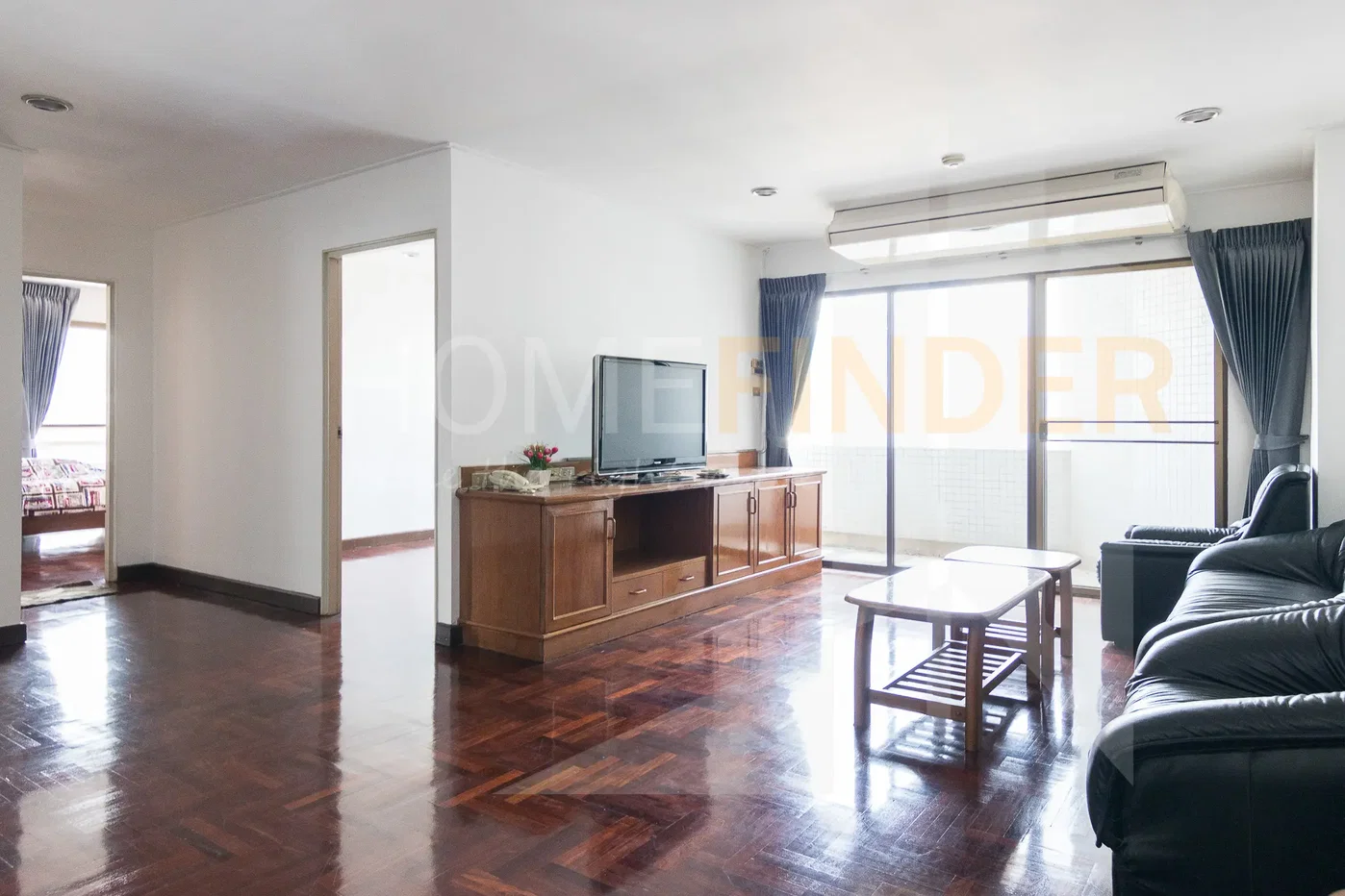 picture Richmond Palace 3 bedrooms, for rent - 1/9