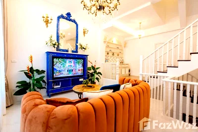 Townhouses for rent Bangkok : 3 Bedroom Townhouse for rent in Lat Phrao, Bangkok  6739612
