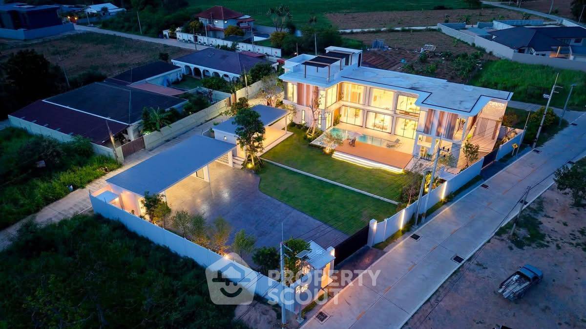รูป วิลล่า 4-ห้องนอน ใกล้ เมืองพัทยา (ID 3256399) - รูปที่ 5/20