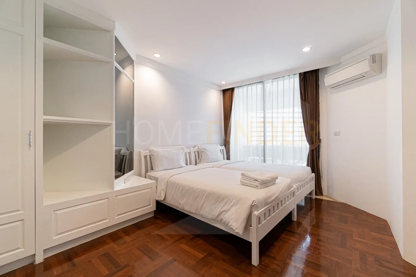 รูป Trinity Complex 3 bedrooms, for rent - รูปที่ 8/13