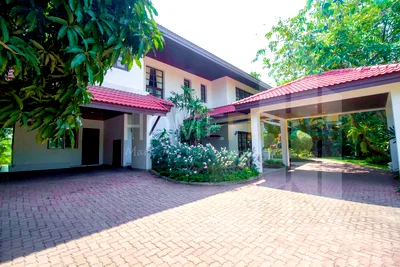 Houses for rent Bang Plee Samut Prakarn : Lakeside Villa1 3 bedrooms, for rent