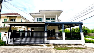 Houses for sale : Newly Renovated! 2-Storey Corner Detached House, 50 sq.wahPiyawarom 4, Near Sai Noi Hospital, Nonthaburi