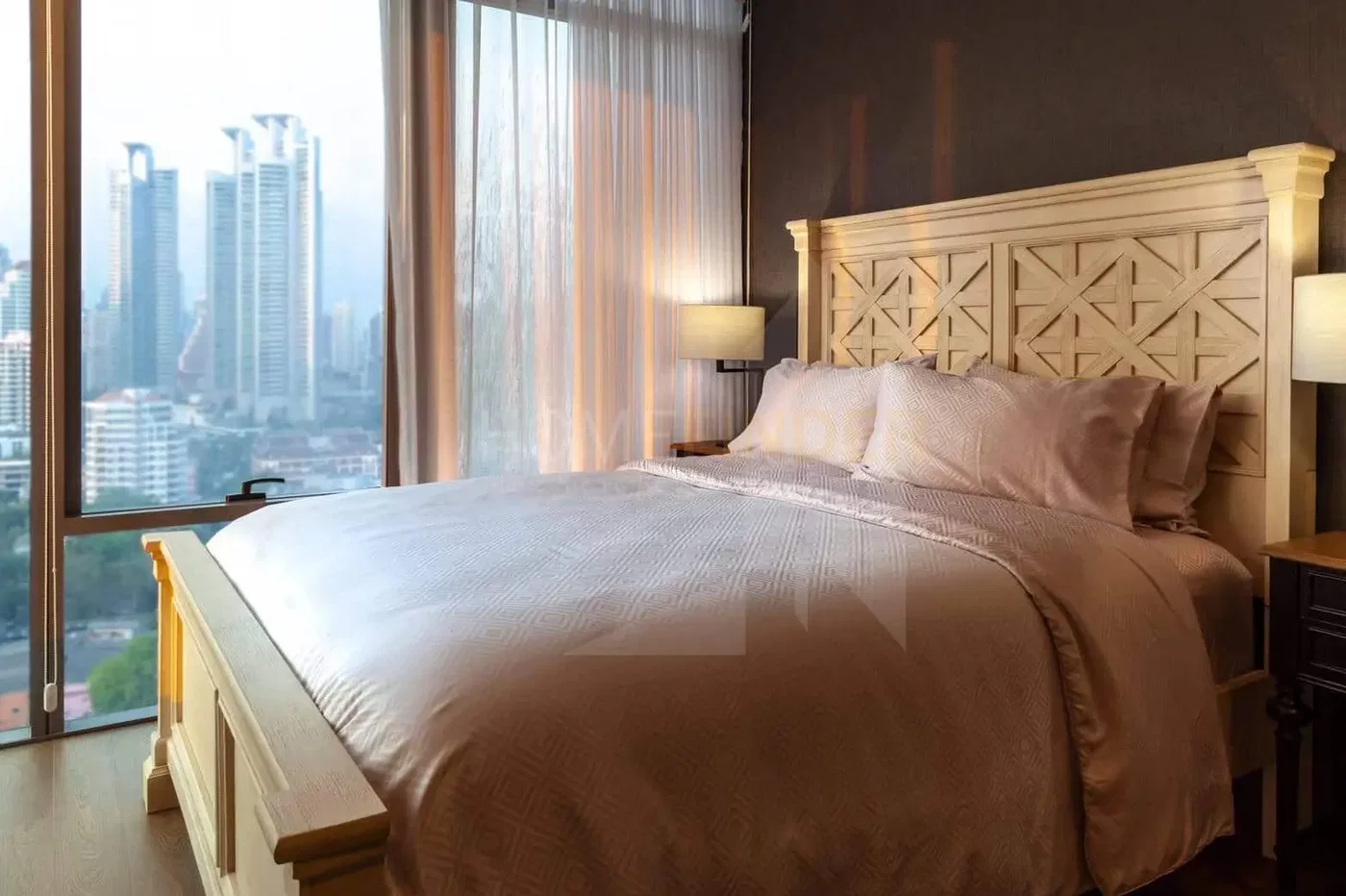 picture Siamese Exclusive Queens 2 bedrooms, for rent - 5/6