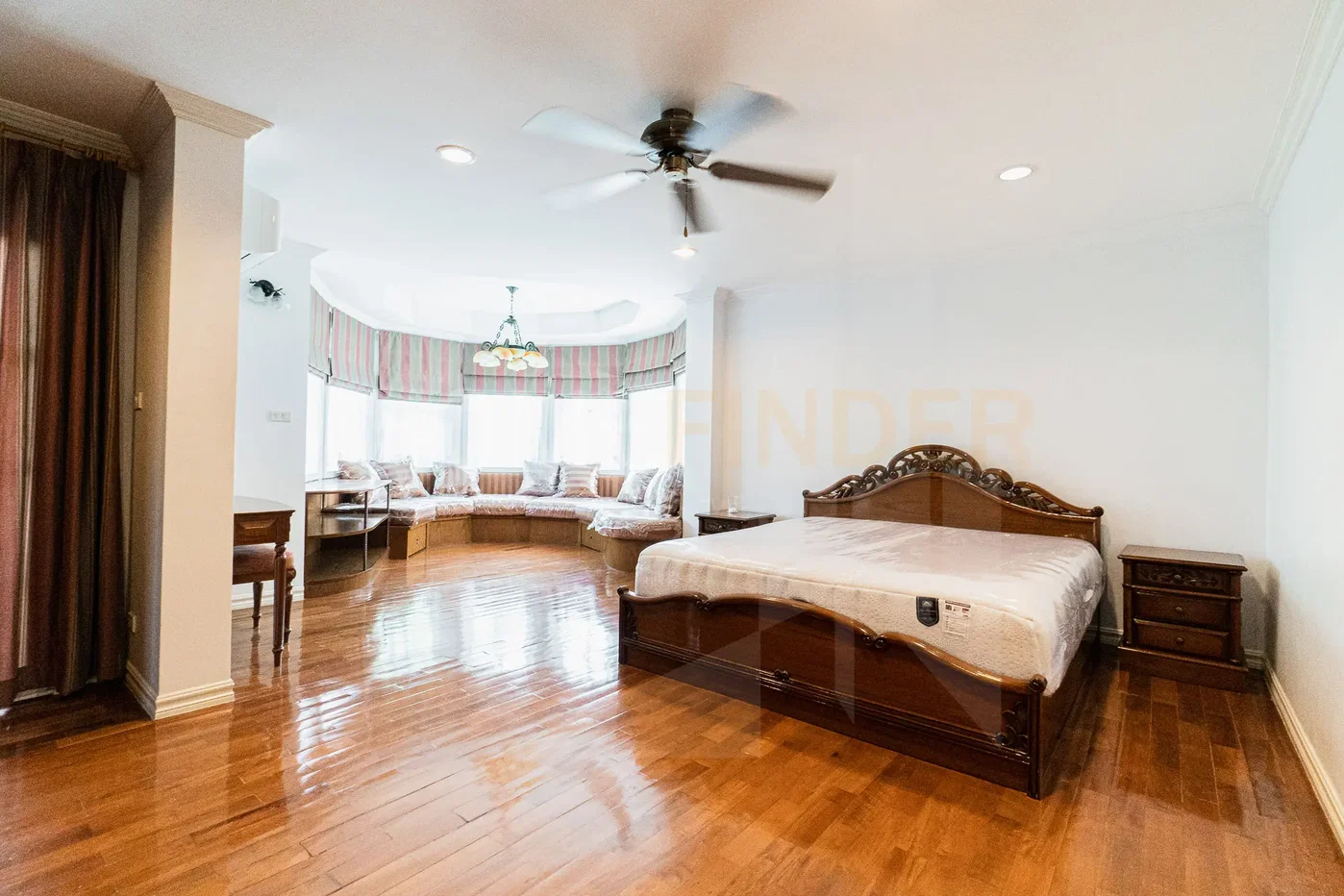 picture Fantasia Villa 2 4 bedrooms, for rent - 8/13