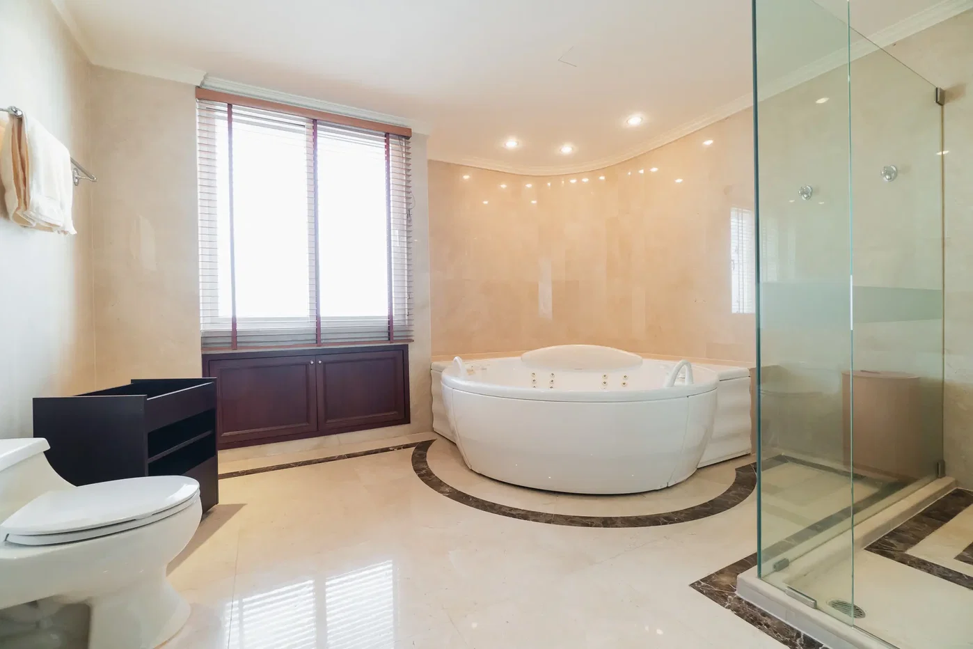 picture Las Colinas 4 bedrooms, for rent - 17/21
