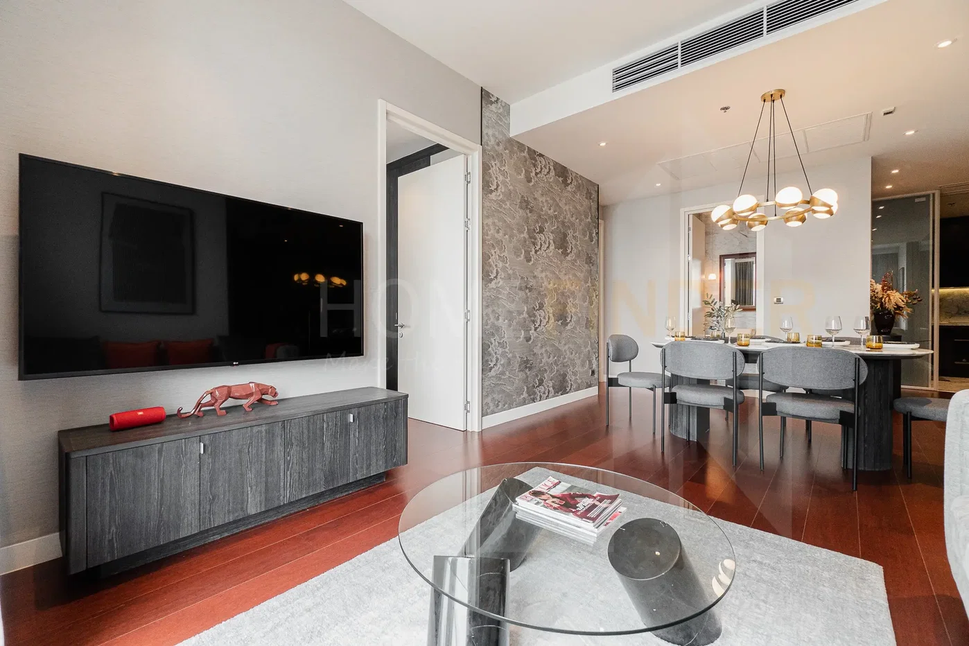 picture KHUN by YOO inspired by Starck 2 bedrooms, for rent - 1/11