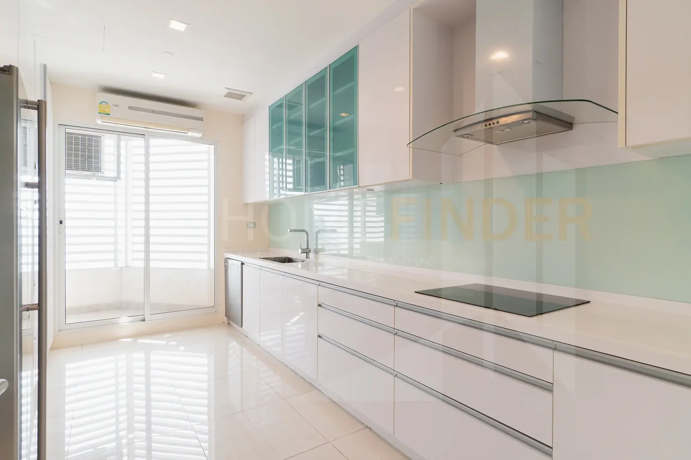 picture Ideal 24 4 bedrooms, for rent - 9/37