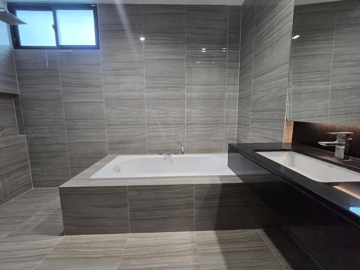 picture Townhome For Rent : Nirvana Define Krungthep Kreetha | Near Nirvana PORCH - 14/15