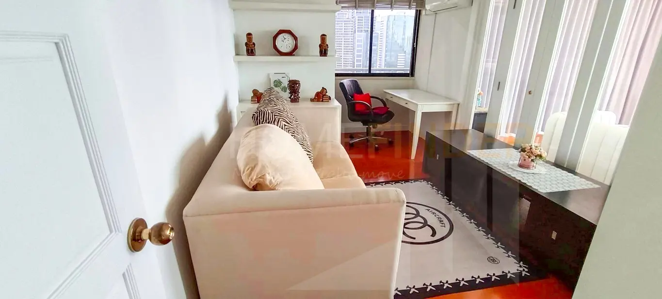picture Lake Green Condominium 1 bedroom, for rent - 4/8