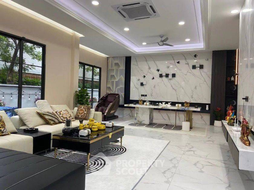 รูป บ้าน 4 ห้องนอน 531 ตร.ม. เลี้ยงสัตว์ได้ แกรนด์ แบงค็อก บูเลอวาร์ด สุขุมวิท (ID 3259357) - รูปที่ 3/11