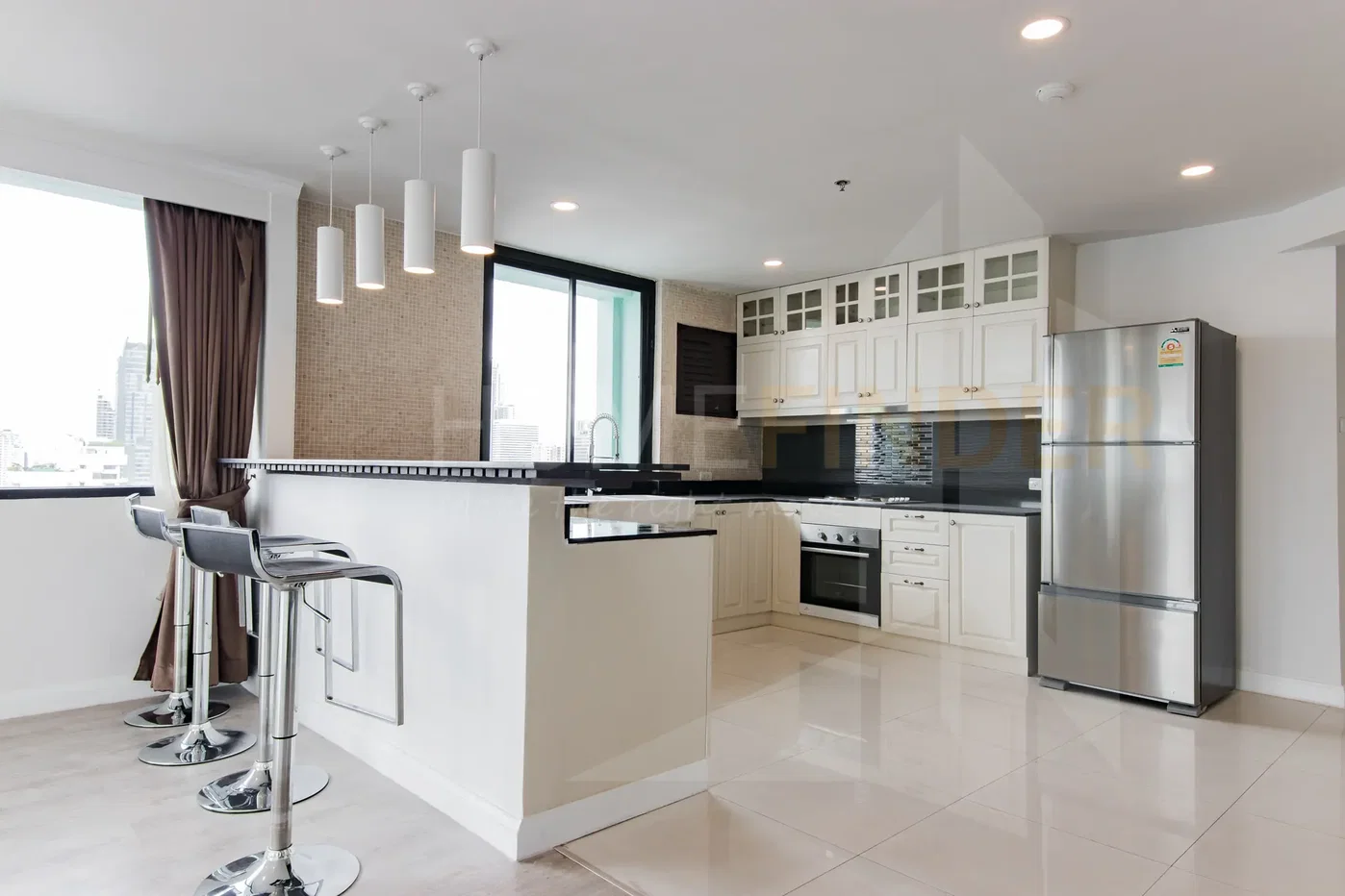 picture Lake Green 2 bedrooms, for rent - 4/13