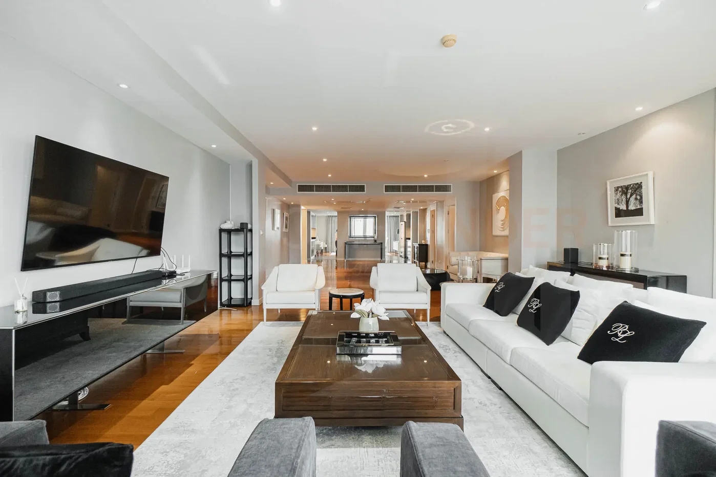 รูป La Citta Penthouse Thonglor 3 bedrooms, for rent - รูปที่ 2/13