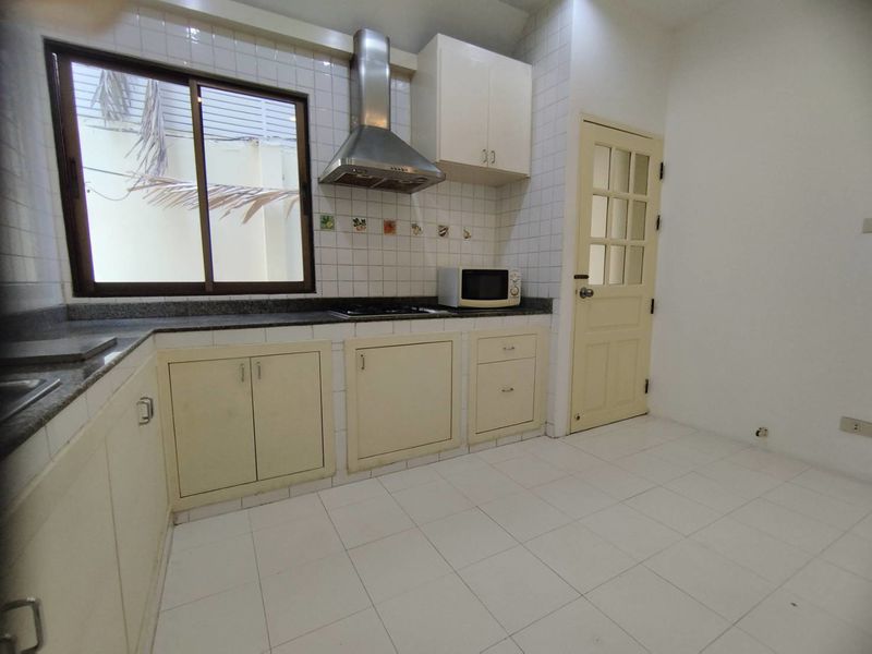 รูป House in Sukhumvit 31 4 bedrooms, for rent - รูปที่ 14/16